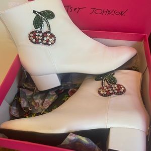 Betsy Johnson white booties with Rhinestone Cherries size 9.5